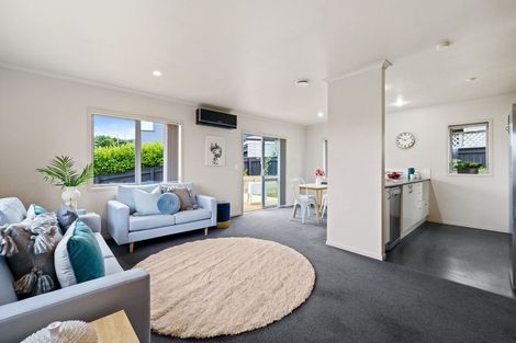 Photo of property in 5 Cresswell Place, Johnsonville, Wellington, 6037