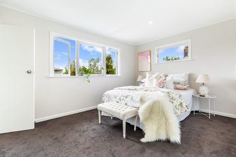 Photo of property in 61 Archibald Road, Kelston, Auckland, 0602