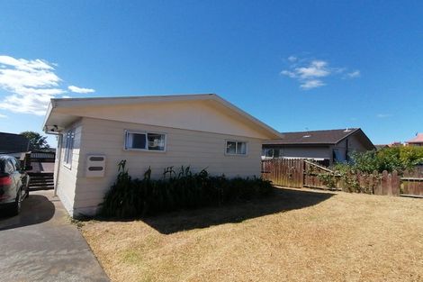 Photo of property in 9 Greenstone Place, Clover Park, Auckland, 2019