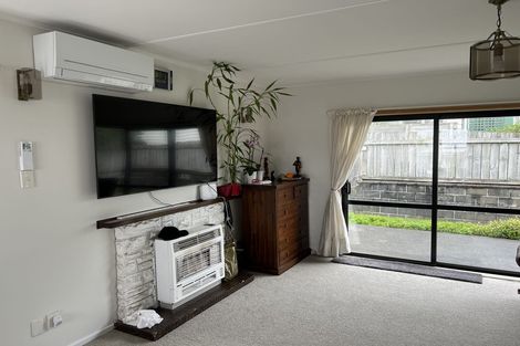 Photo of property in 45 Baylands Drive, Newlands, Wellington, 6037