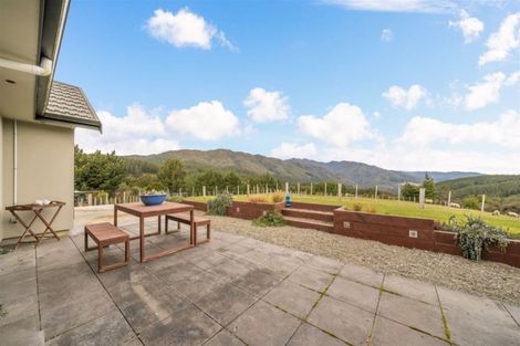 Photo of property in 32c Kaitoke Loop, Kaitoke, Upper Hutt, 5018