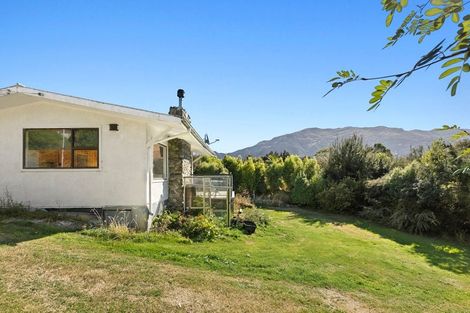 Photo of property in 198 Lakeview Terrace, Lake Hawea, Wanaka, 9382