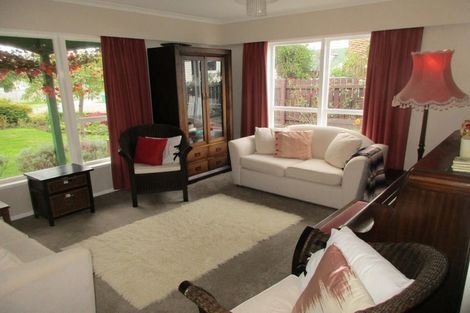 Photo of property in 5 Arthur Grove, Waikanae, 5036