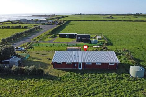 Photo of property in 62 Anglers Avenue, Warea, New Plymouth, 4381