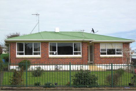 Photo of property in 47 Banks Street, Marfell, New Plymouth, 4310