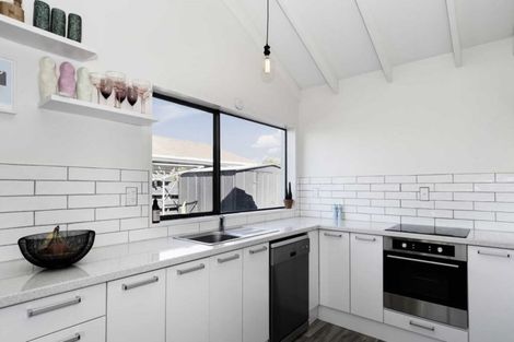 Photo of property in 3a Compton Place, Mount Maunganui, 3116