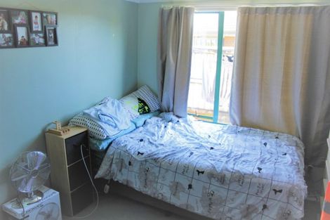 Photo of property in 5 Sandwick Drive, Weymouth, Auckland, 2103