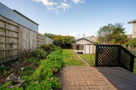 Photo of property in 113 Queens Drive, Lyall Bay, Wellington, 6022