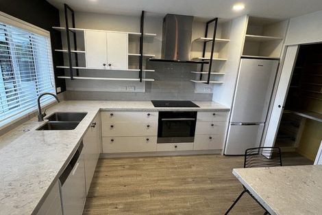 Photo of property in 2a Busby Hill, Havelock North, 4130