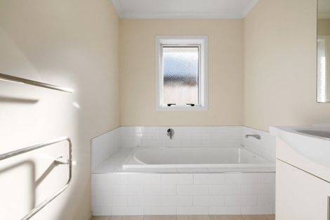 Photo of property in 4 Fraser Street, Frankton, Hamilton, 3204