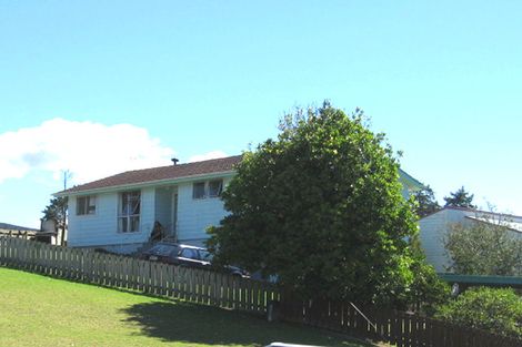 Photo of property in 7 Holmes Drive, West Harbour, Auckland, 0618
