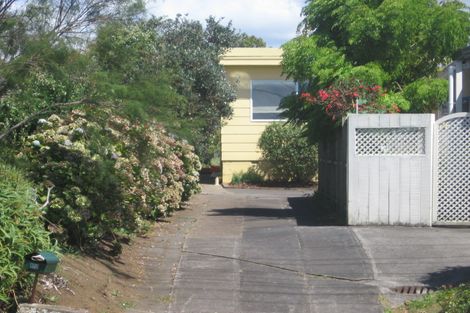 Photo of property in 170 Lake Road, Northcote, Auckland, 0627