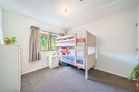 Photo of property in 116 Pinehaven Road, Pinehaven, Upper Hutt, 5019