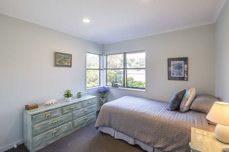 Photo of property in 1 Jeannie Way, Waikanae Beach, Waikanae, 5036