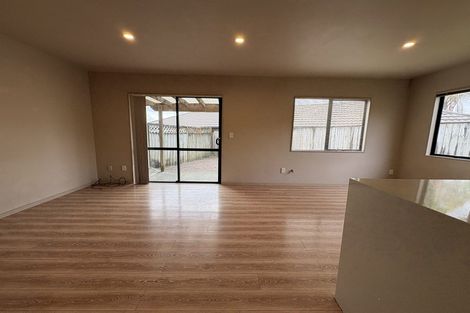 Photo of property in 9/3 Orwell Road, Greenhithe, Auckland, 0632