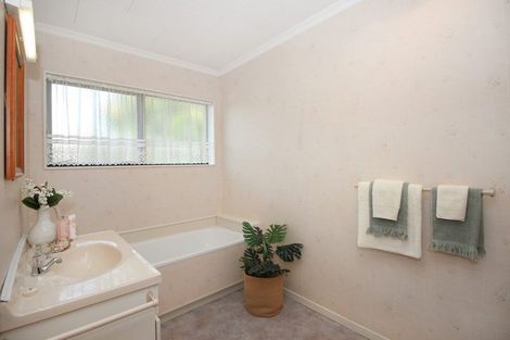 Photo of property in 16a Oaklea Avenue, Marton, 4710