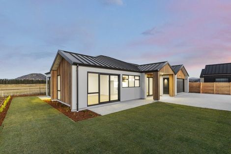 Photo of property in 14a Marjon Drive, Wanaka, 9305
