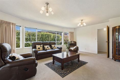 Photo of property in 3 Delisle Place, Windsor Park, Auckland, 0632