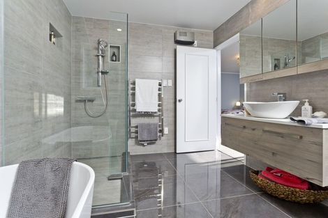 Photo of property in 1/42 Toroa Street, Torbay, Auckland, 0630