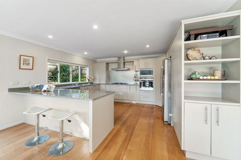 Photo of property in 55 Laurel Oak Drive, Schnapper Rock, Auckland, 0632