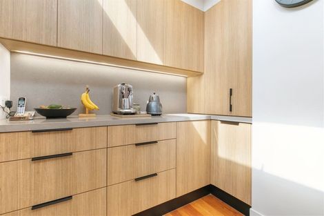 Photo of property in 180 Bleakhouse Road, Mellons Bay, Auckland, 2014