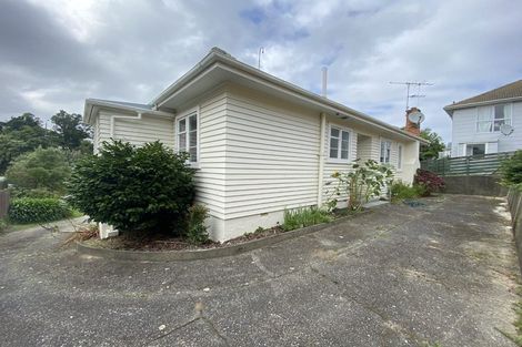 Photo of property in 7 Bassett Road, Johnsonville, Wellington, 6037