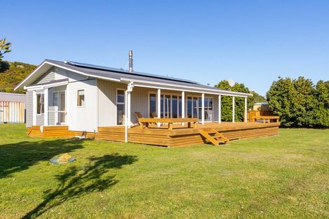 Photo of property in 103 Lake Ferry Road, Lake Ferry, Featherston, 5772