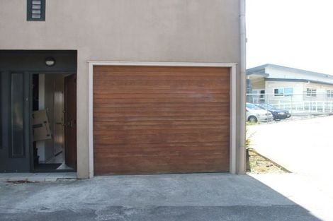 Photo of property in Lynn Park Terrace, 1/12 Ambrico Place, New Lynn, Auckland, 0600