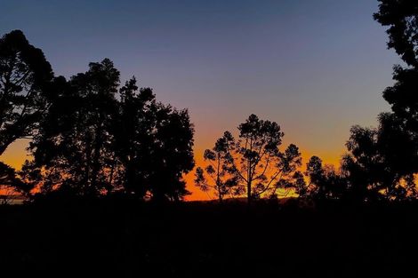 Photo of property in 90 Park Road, Titirangi, Auckland, 0604