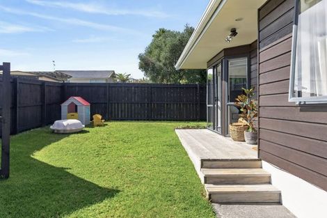 Photo of property in 27a Willoughby Avenue, Howick, Auckland, 2014