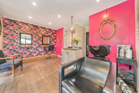 Photo of property in 10 Whitley Avenue, Ebdentown, Upper Hutt, 5018