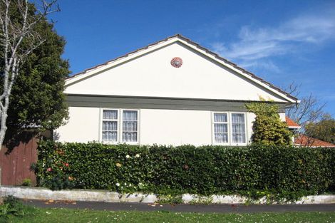 Photo of property in 2 Cornwall Street, Brooklands, New Plymouth, 4310