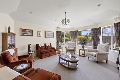 Photo of property in 36 Farnswood Place, Redwood, Christchurch, 8051