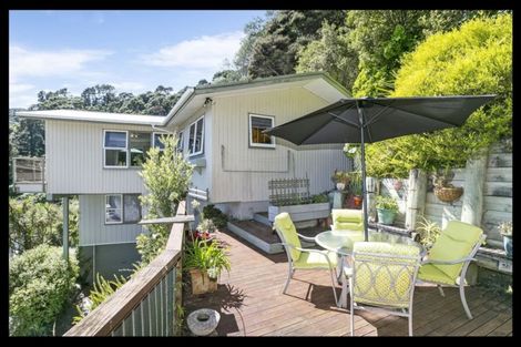 Photo of property in 73 Walter Road, Lowry Bay, Lower Hutt, 5013
