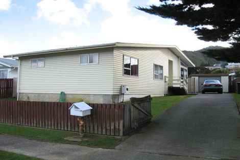 Photo of property in 303 Wellington Road, Wainuiomata, Lower Hutt, 5014