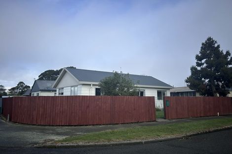 Photo of property in 1/1 Pateke Place, Bromley, Christchurch, 8062