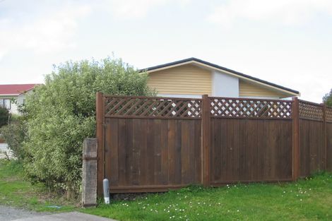 Photo of property in 27 Gorge Road, Maungaturoto, 0520