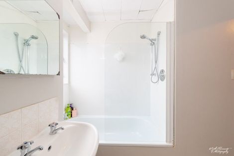 Photo of property in 8j Montgomery Crescent, Clouston Park, Upper Hutt, 5018