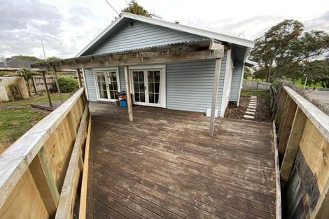 Photo of property in 33 Baring Terrace, Strandon, New Plymouth, 4312