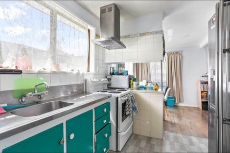 Photo of property in 31 Virgo Place, Glen Eden, Auckland, 0602