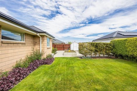 Photo of property in 17 Walnut Way, Rangiora, 7400