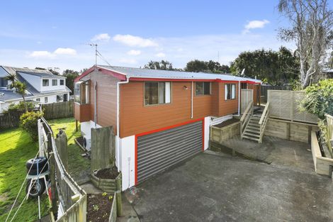 Photo of property in 2/20 Saint Annes Crescent, Wattle Downs, Auckland, 2103