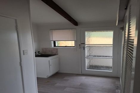 Photo of property in 2/8 Ambury Road, Mangere Bridge, Auckland, 2022