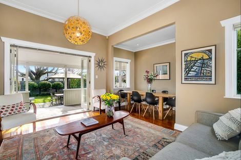 Photo of property in 63 Dignan Street, Point Chevalier, Auckland, 1022