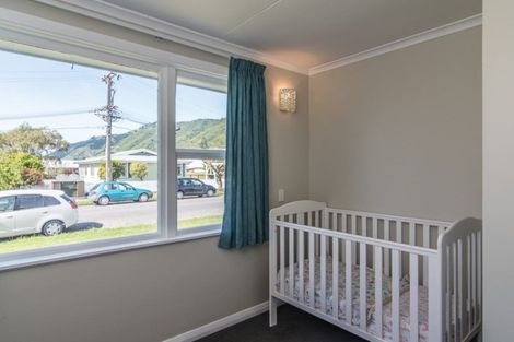 Photo of property in 4 Martin Street, Waikanae, 5036