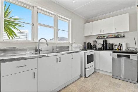 Photo of property in 111a Clevedon Road, Papakura, 2110