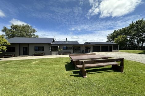 Photo of property in 164 Cameron Road, Lochiel, Winton, 9781