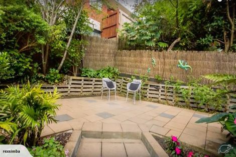 Photo of property in 2/20 Malters Place, Browns Bay, Auckland, 0630