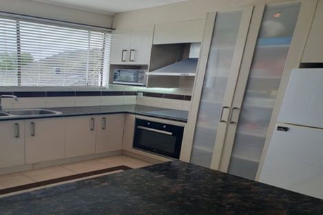 Photo of property in 2/479 Beach Road, Murrays Bay, Auckland, 0630