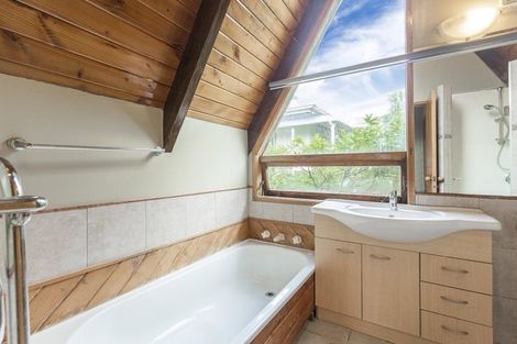 Photo of property in 4/8 Bagnall Avenue, Point England, Auckland, 1072